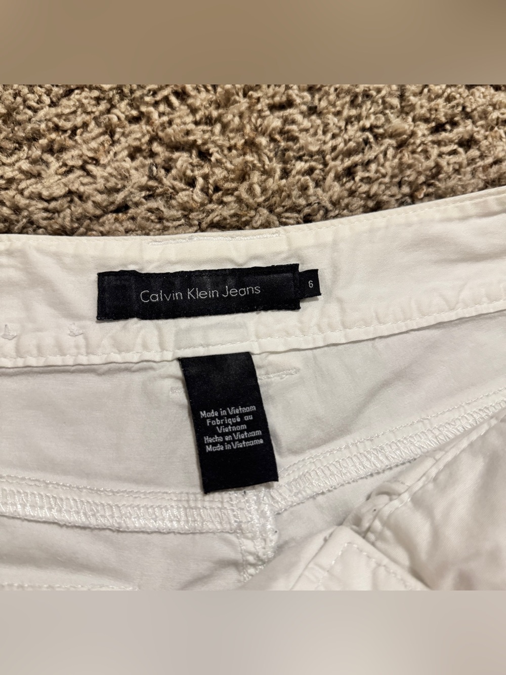 Y2K Low Rise White Calvin Klein Shorts - Picture 3 of 6